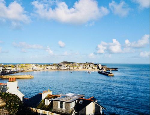 Gallery image of The garden apartment in St Ives