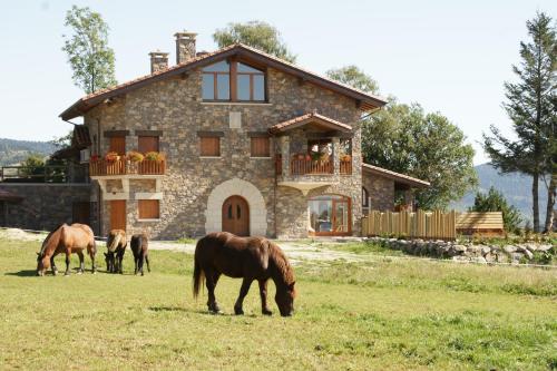 Animales en el chalet de montaña o alrededores