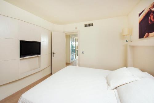 Iberostar Club Cala Barca - All Inclusive, Portopetro ...