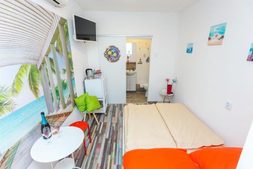 Center Rooms with terrace