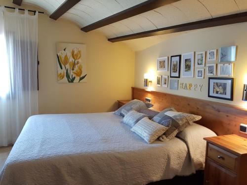 Postel nebo postele na pokoji v ubytování Les Muntades
