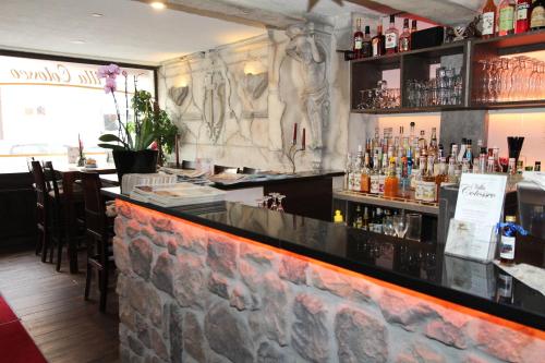 Area lounge atau bar di Pension Villa Colosseo im Herzen von Meiningen