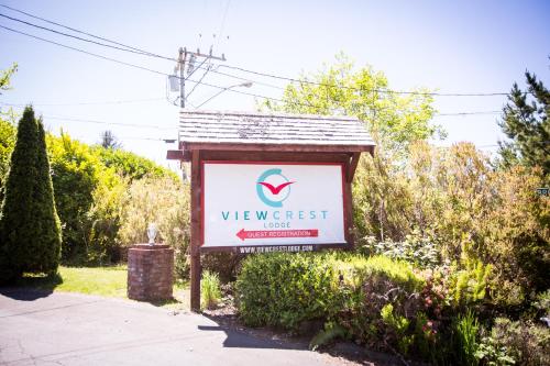 a sign for the westest garden center at View Crest Lodge in Trinidad