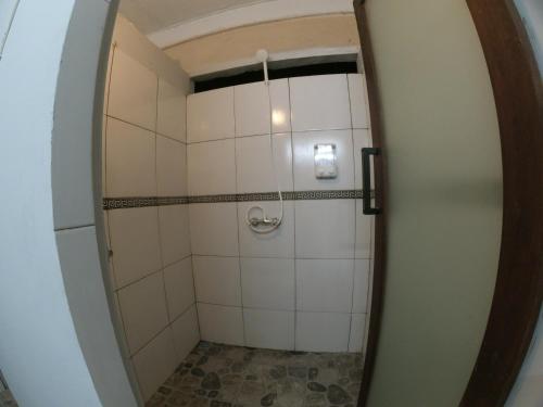 Et badeværelse på Local Hostel Amed