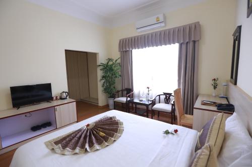 Gallery image of Tecco Sky Hotel & Spa in Vinh