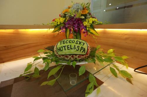 Gallery image of Tecco Sky Hotel & Spa in Vinh