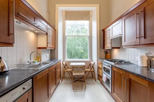 JOIVY Spacious Apt in New Town Prime Location photo 10