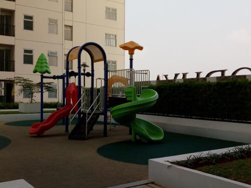 Ο χώρος παιχνιδιού για παιδιά στο Apartment Kota Ayodhya - Christine