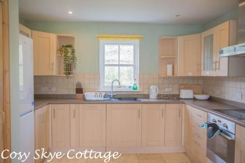 Gallery image of Cosy Skye Cottage in Kingsburgh