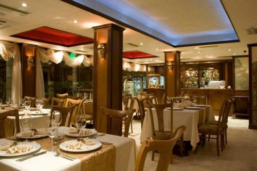 Restaurace v ubytování Hotel Saint John Baptist Nessebar