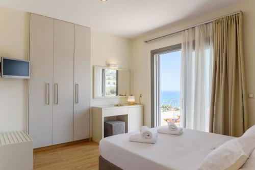 Кровать или кровати в номере Melia Sol Art Studios