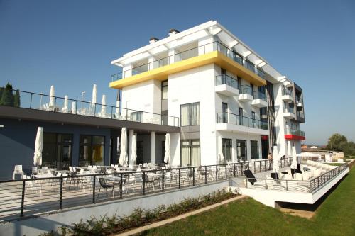 El edificio en el que está el hotel