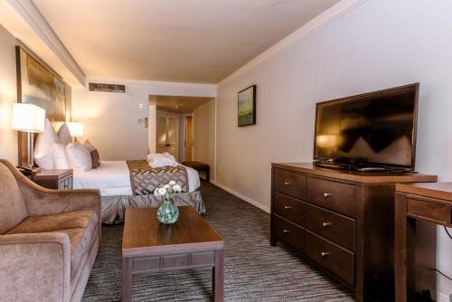 TV/Unterhaltungsangebot in der Unterkunft Tamarack Beach Hotel