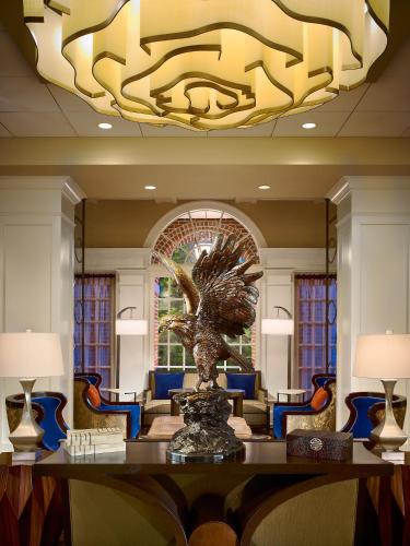 Area soggiorno di The Hotel at Auburn University