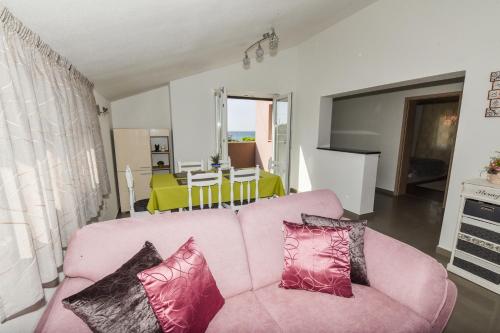 TV a/nebo společenská místnost v ubytování Apartment Roko