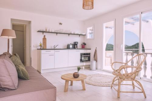 Imagen de la galería de Apartamentos Catharina Maria, en Cala Llonga