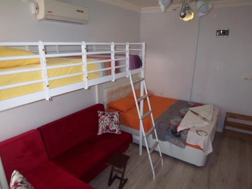 Postel nebo postele na pokoji v ubytování izmir Tatil Evi Beach Resort Seferihisar