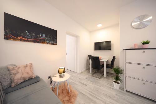 Apartment Mini