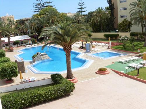 Vista sulla piscina di Agaete parque Playa del Inglés o su una piscina nei dintorni