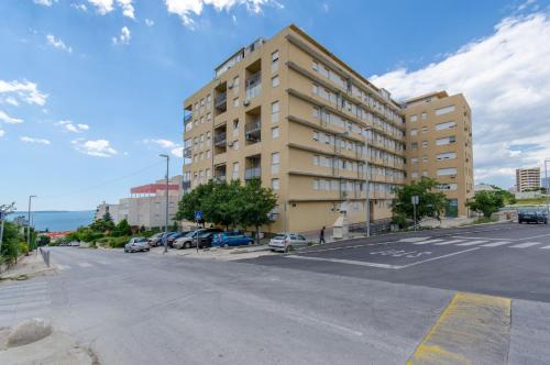 Two bedroom apartment Smile with spacious terrace and secure private garage
