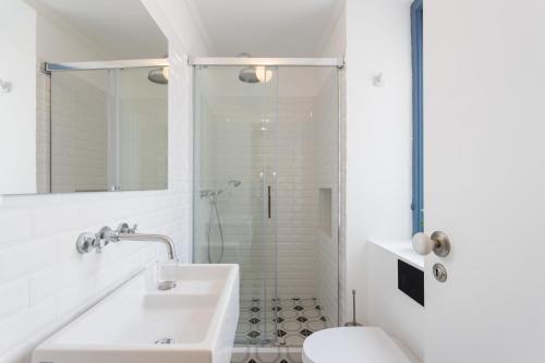 Ванная комната в FLH Mouros Comfortable Place