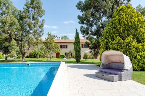 The swimming pool at or close to Tenuta Lamborghini Golf & Resort