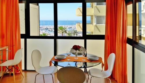 Dining area sa apartment