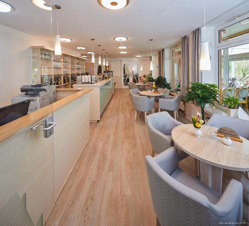 En restaurant eller et andet spisested på Seeblick