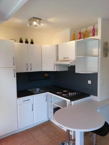 Photo de la galerie de l'établissement Idéal Vacances : Studio au centre de Juan les Pins, à Antibes