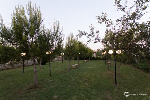 Κήπος έξω από το B&B Le Due Cisterne di Vizzino Gianna