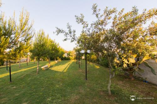 Κήπος έξω από το B&B Le Due Cisterne di Vizzino Gianna