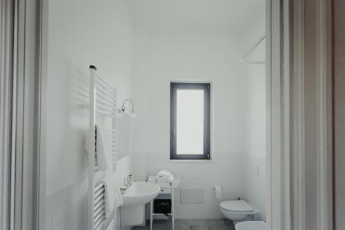 Ett badrum på Masseria Sacramento
