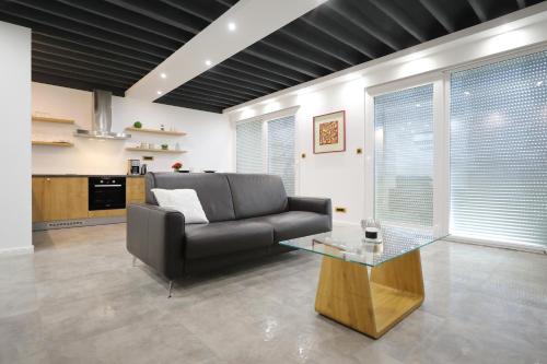 Harbour Apartment sea view