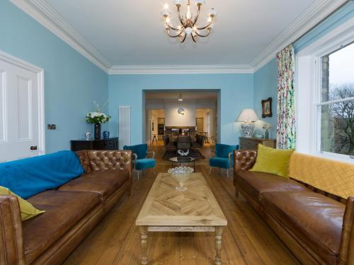 Queen Ann's Close – Photos 3