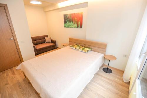 Miškas tesisinde bir odada yatak veya yataklar