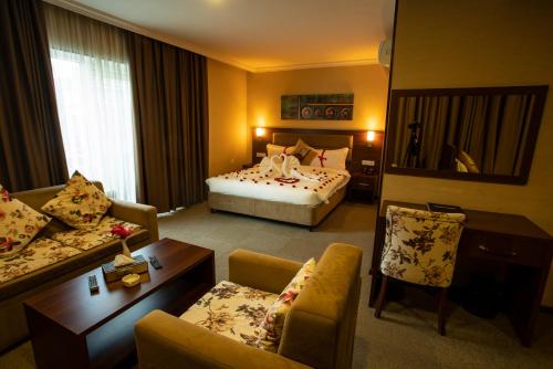 Postel nebo postele na pokoji v ubytování Hotel Halwachy