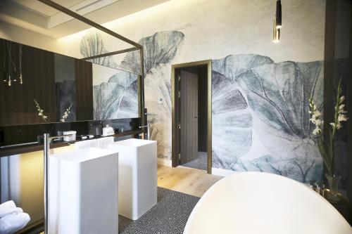 Kúpeľňa v ubytovaní Messori Suites