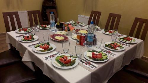 Φαγητό σε αυτός ο ξενώνας ή κάπου εκεί κοντά