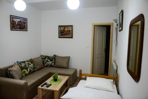 Ruang duduk di Apartments MM