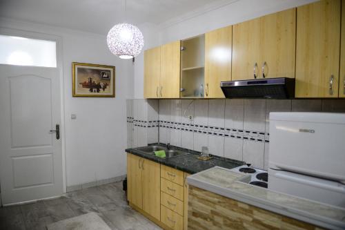 Dapur atau dapur kecil di Apartments MM
