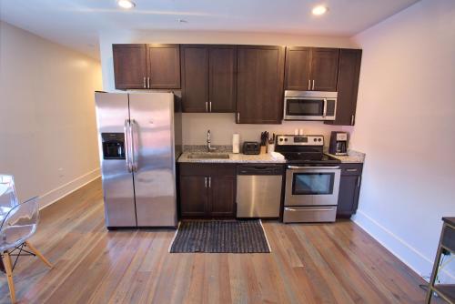 493 King Two Bedroom Suites – Photos 3