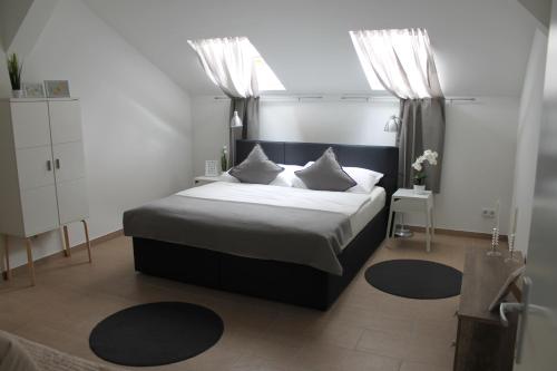 Urban-Style Apartment Schönbrunn