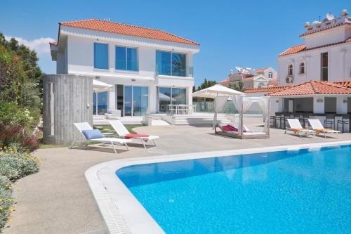 Royal 4 Bedroom Seafront Villa