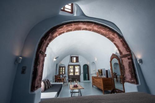 Gallery image of Elia 1968 Cave Houses in Oia