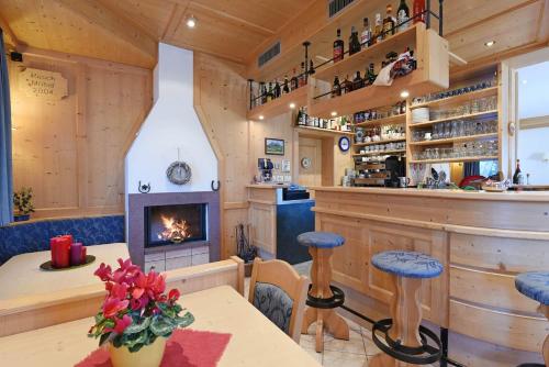 Ο χώρος του lounge ή του μπαρ στο Alpin-Residence Amadeus