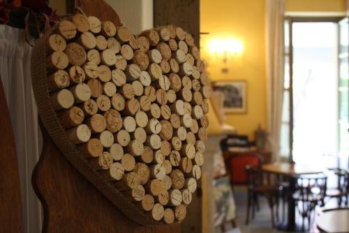 Foto dalla galleria di Hotel La Torre a Castiglione dʼIntelvi