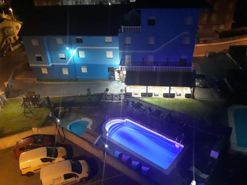 Bazén v ubytování Hotel Azcona nebo v jeho okolí
