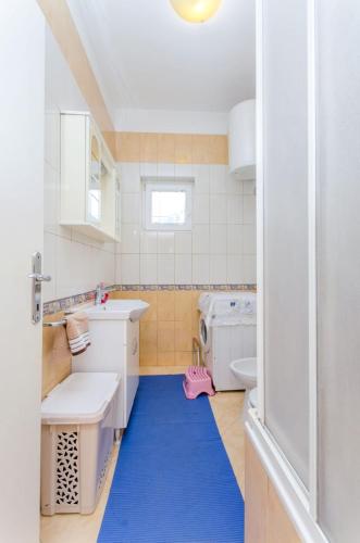 Holiday apartment with garden