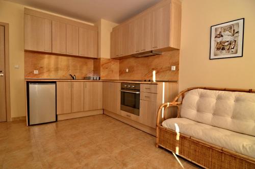 Una cocina o zona de cocina en Velena Apartments