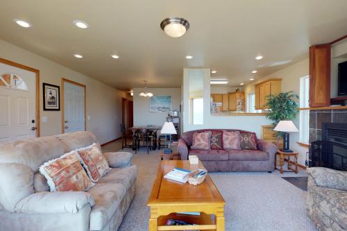 Coast Haven – Photos 4